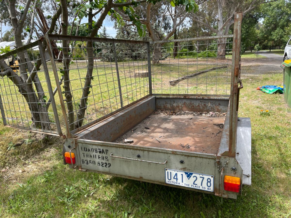 Medium 7x5ft cage trailer for hire.